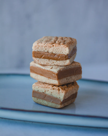 Fudge Hug - Caramel Blondie
